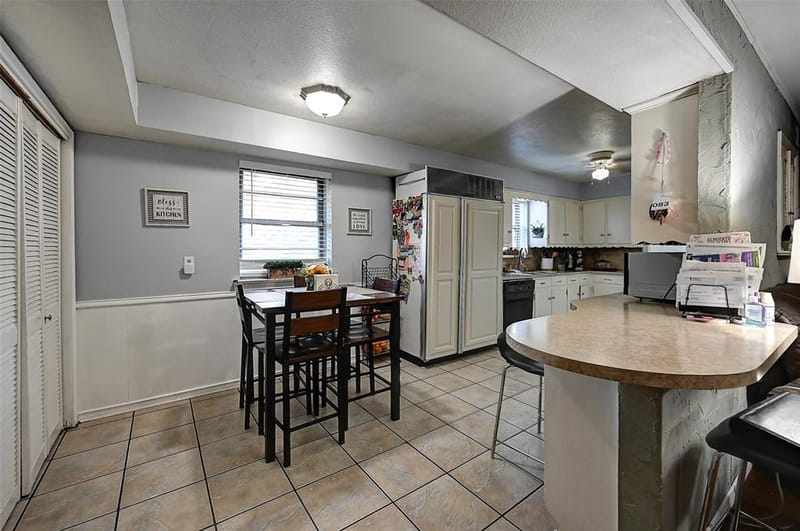 3262 Camelot Drive, Dallas TX 75229 - Photo 8