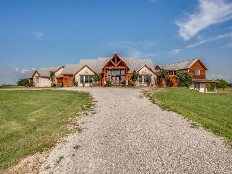 2250 Morrow Road, Valley View TX 76272