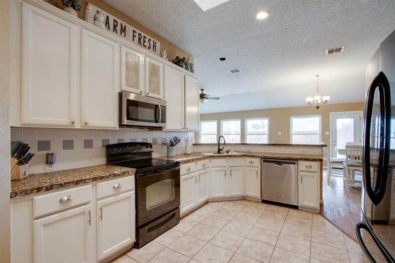 1217 Shady Elm Lane, Lewisville TX 75067 - Photo 7