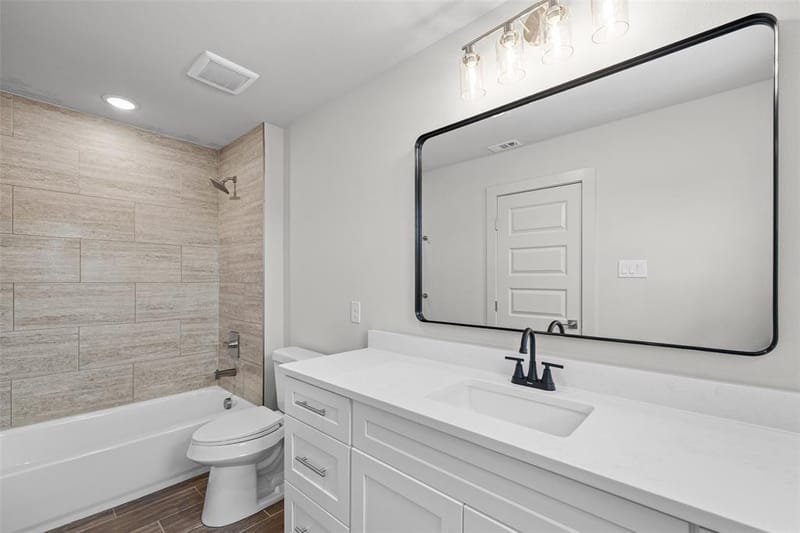 702 Perkins Court, Granbury TX 76048 - Photo 13