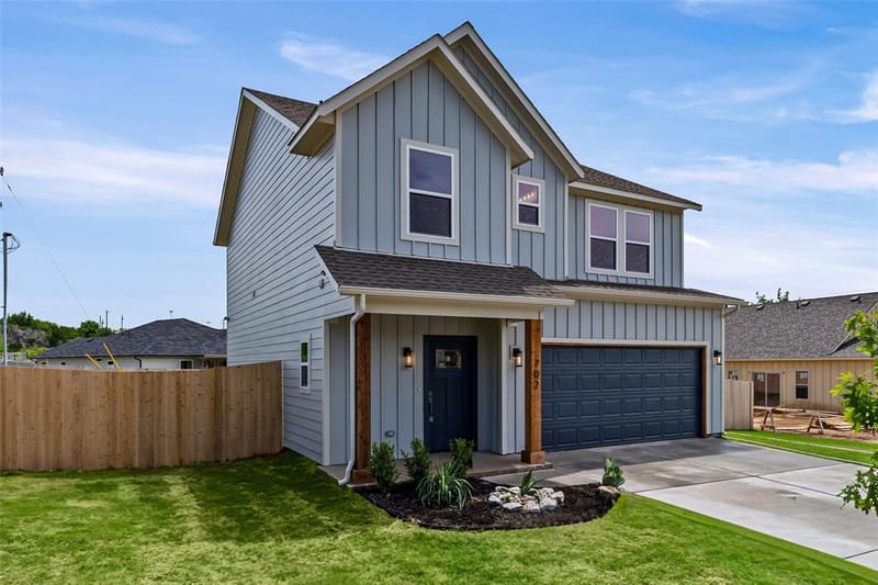 702 Perkins Court, Granbury TX 76048 - Photo 3