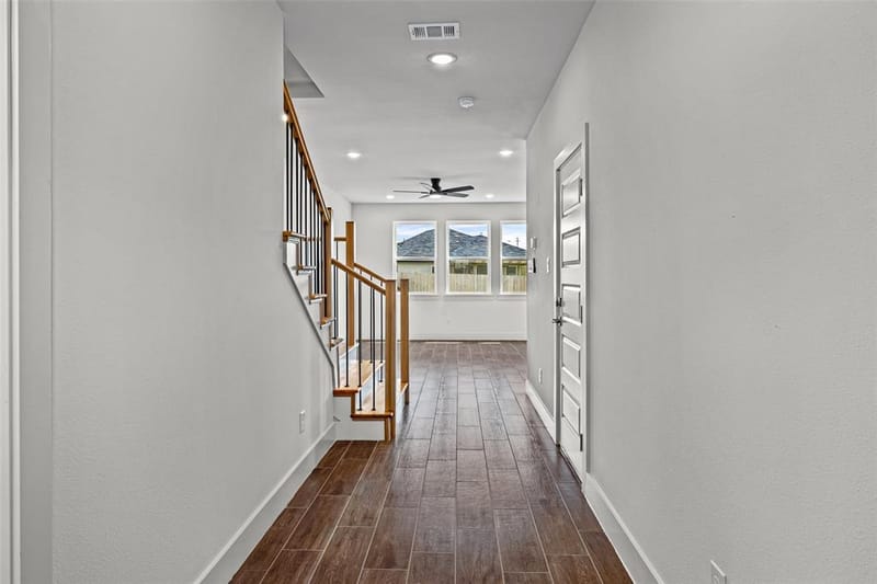702 Perkins Court, Granbury TX 76048 - Photo 5