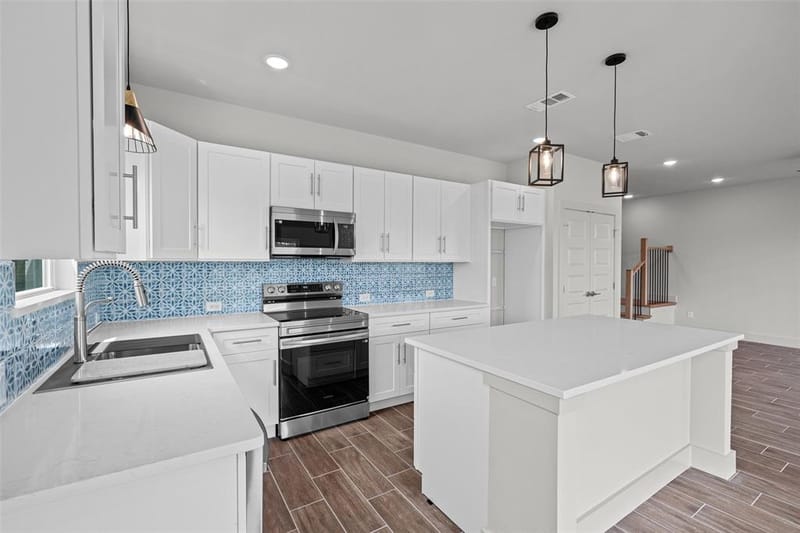 702 Perkins Court, Granbury TX 76048 - Photo 24