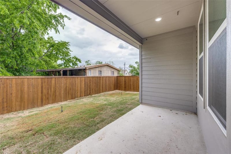 706 Turner Street, Wolfe City TX 75496 - Photo 23