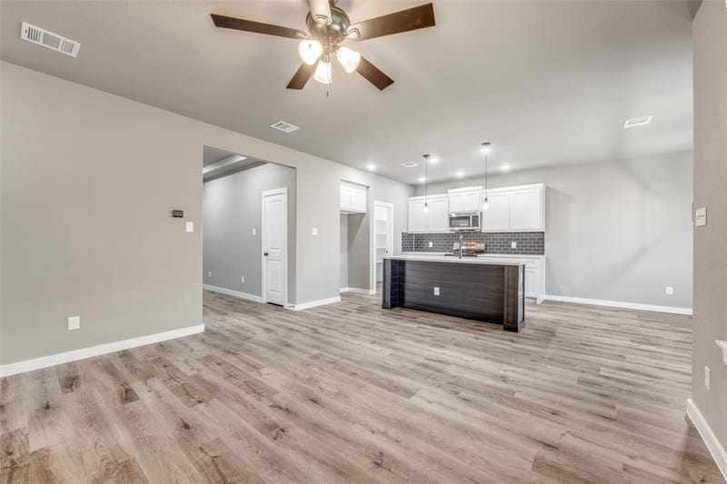 706 Turner Street, Wolfe City TX 75496 - Photo 5