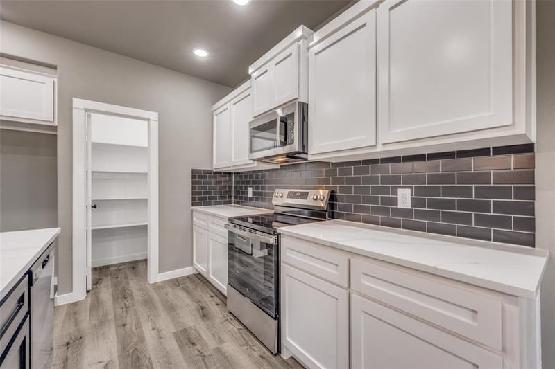 706 Turner Street, Wolfe City TX 75496 - Photo 9