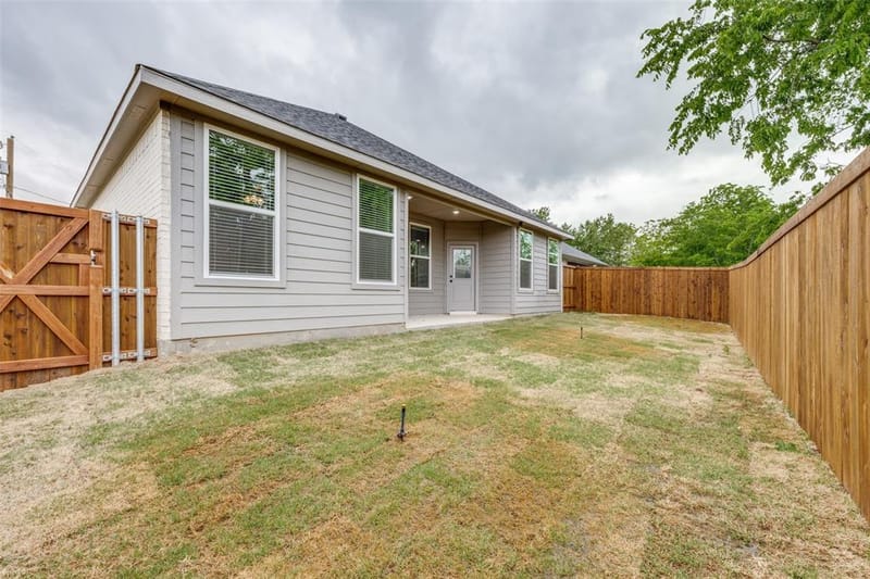 706 Turner Street, Wolfe City TX 75496 - Photo 25