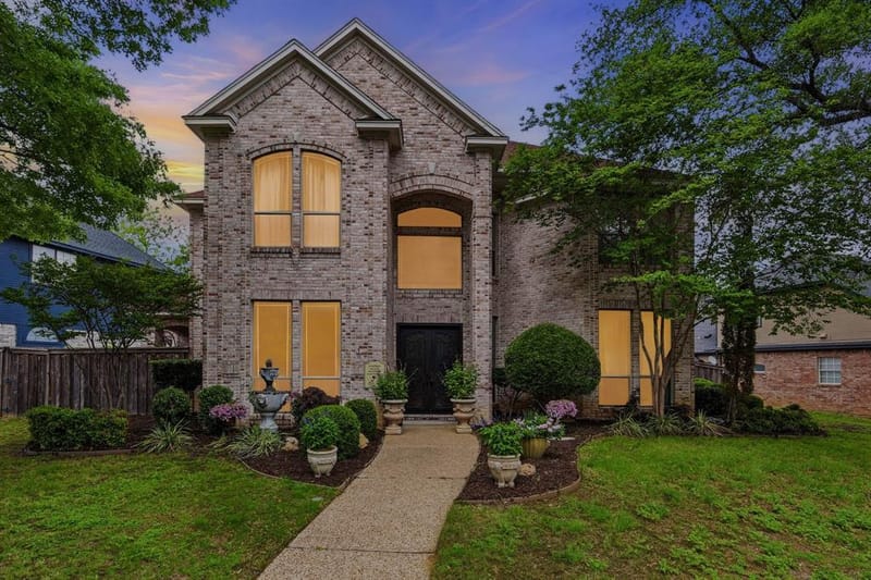 4717 Morris Heights Drive, Arlington TX 76016 - Photo 2