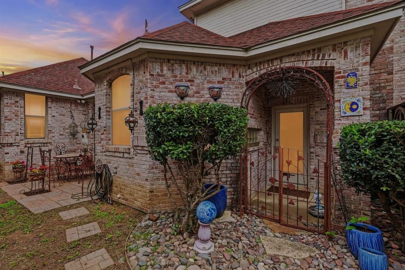 4717 Morris Heights Drive, Arlington TX 76016 - Photo 3