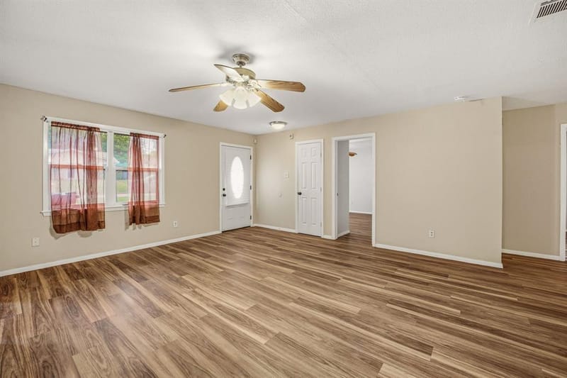 1602 Marie Terrace, Arlington TX 76010 - Photo 6