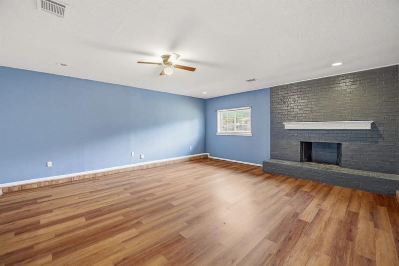 1602 Marie Terrace, Arlington TX 76010 - Photo 7