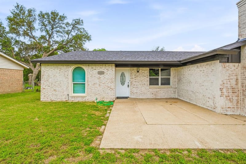 1602 Marie Terrace, Arlington TX 76010 - Photo 3