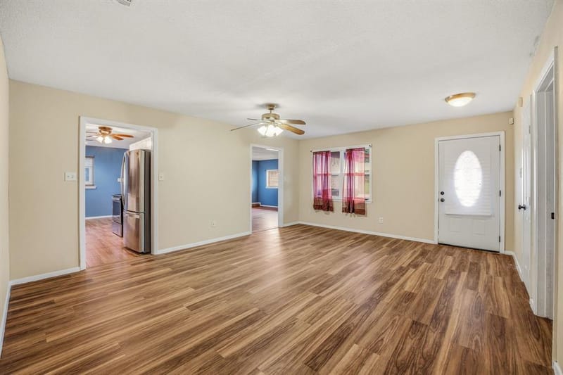 1602 Marie Terrace, Arlington TX 76010 - Photo 5