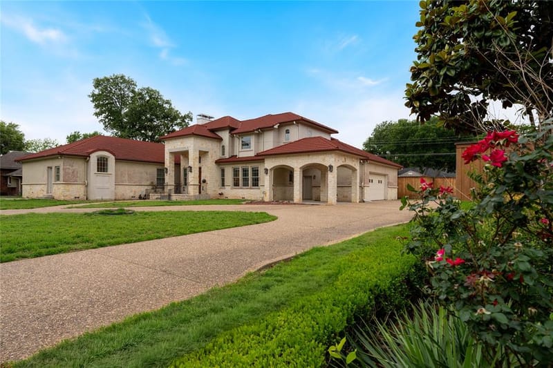 1513 Canyon Oaks Drive, Irving TX 75061 - Photo 2