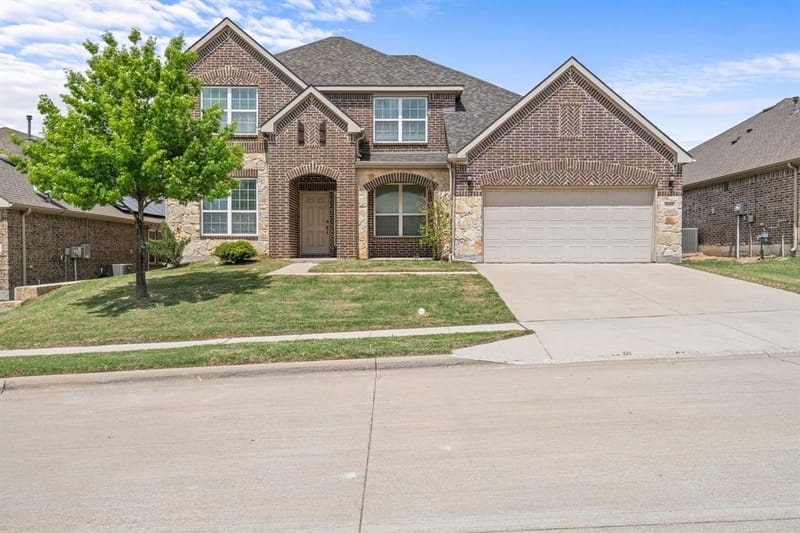 1929 Brahorn Lane, Fort Worth TX 76131 - Photo 2