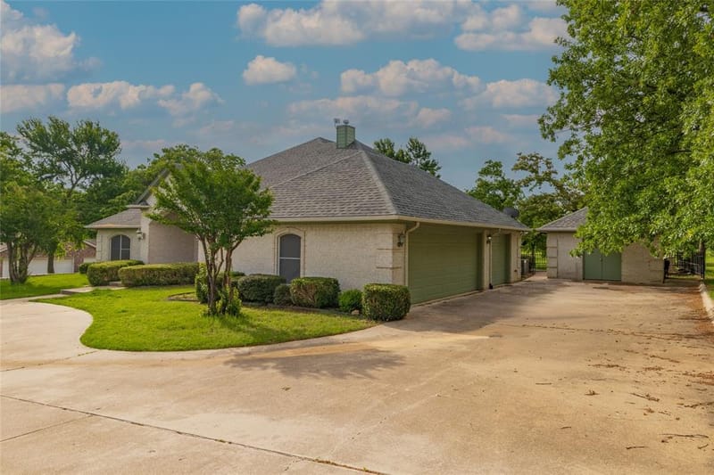 603 Runaway Bay Drive, Runaway Bay TX 76426 - Photo 2