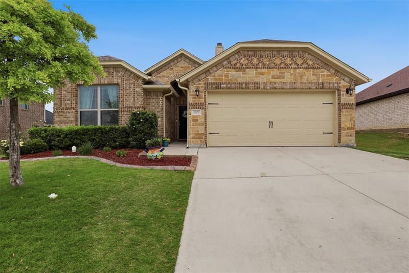 3017 Ridgemont Court, Weatherford TX 76086 - Photo 2