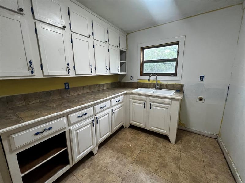 319 Ridgecrest Court, Azle TX 76020 - Photo 6