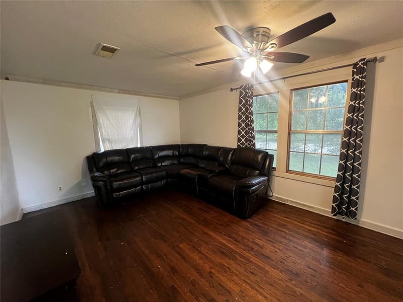 319 Ridgecrest Court, Azle TX 76020 - Photo 5