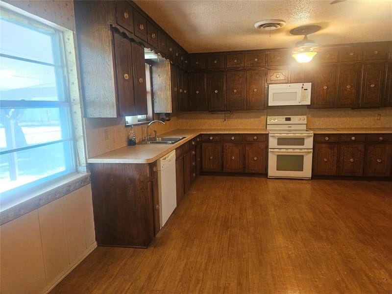 2620 County Road 531, Burleson TX 76028 - Photo 15