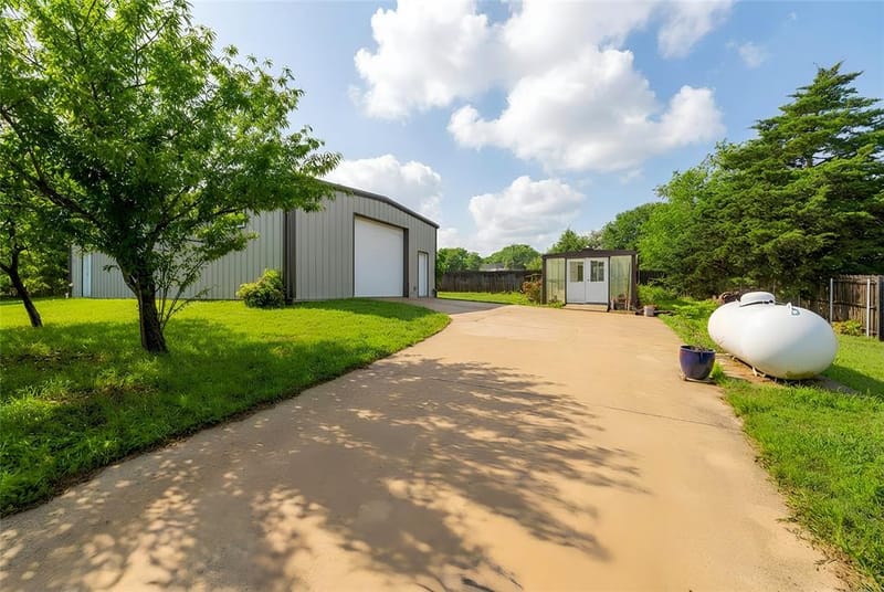 405 Kimbrough Road, Azle TX 76020 - Photo 29
