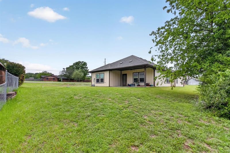 1311 E Apache Trail, Granbury TX 76048 - Photo 27