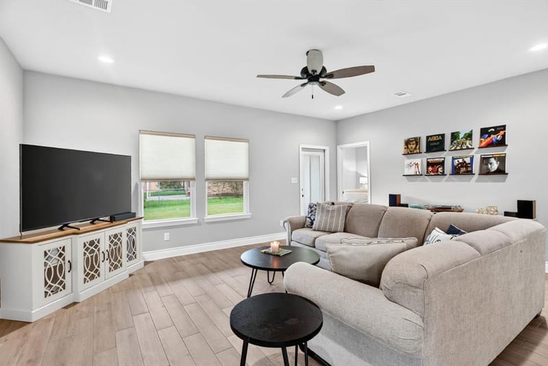 1311 E Apache Trail, Granbury TX 76048 - Photo 6