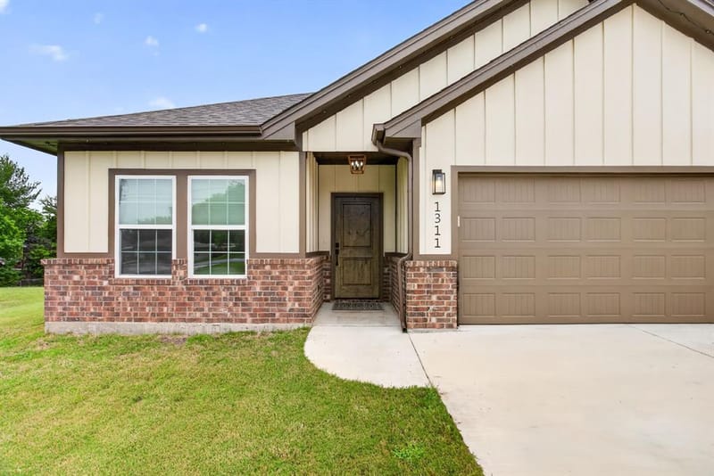 1311 E Apache Trail, Granbury TX 76048 - Photo 36