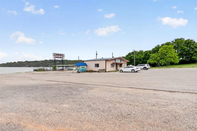 1311 E Apache Trail, Granbury TX 76048 - Photo 33