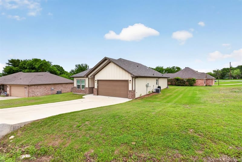 1311 E Apache Trail, Granbury TX 76048 - Photo 37