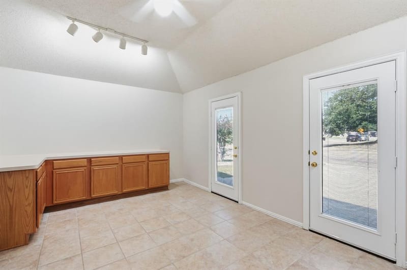 1121 SW Hillside Drive, Burleson TX 76028 - Photo 27