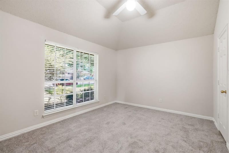 1121 SW Hillside Drive, Burleson TX 76028 - Photo 15