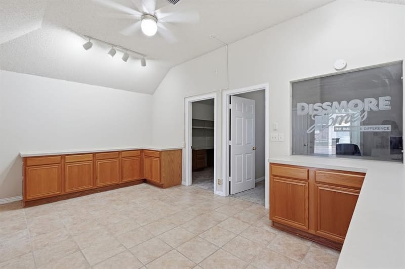 1121 SW Hillside Drive, Burleson TX 76028 - Photo 25