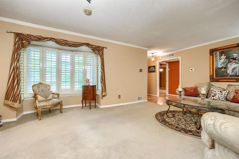 8226 Hunnicut Road, Dallas TX 75228 - Photo 3