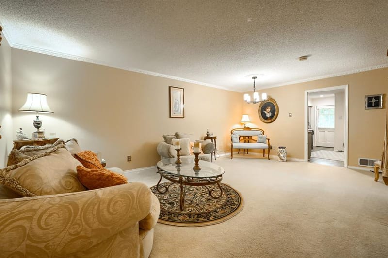 8226 Hunnicut Road, Dallas TX 75228 - Photo 4
