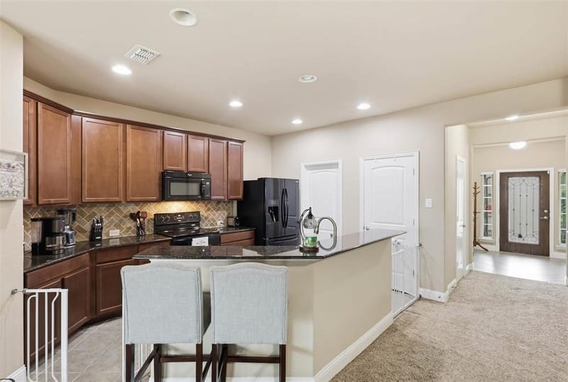 4720 Lazy Oaks Street, Fort Worth TX 76244 - Photo 6