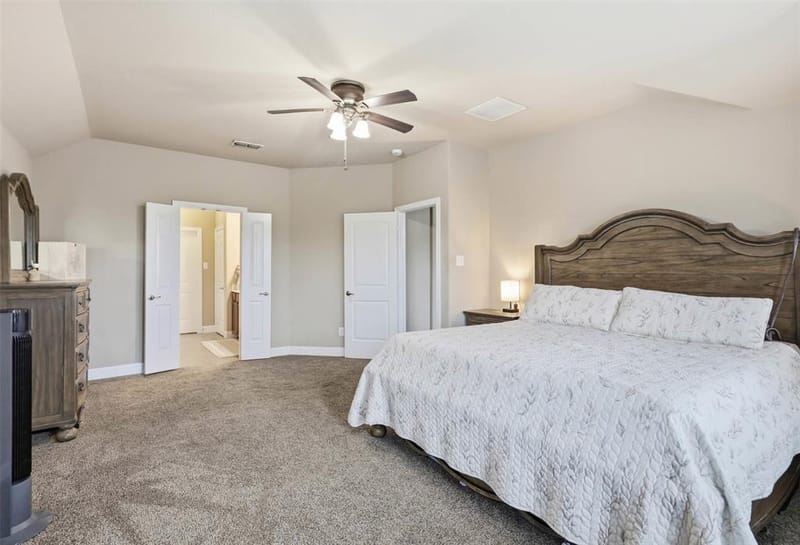 4720 Lazy Oaks Street, Fort Worth TX 76244 - Photo 17