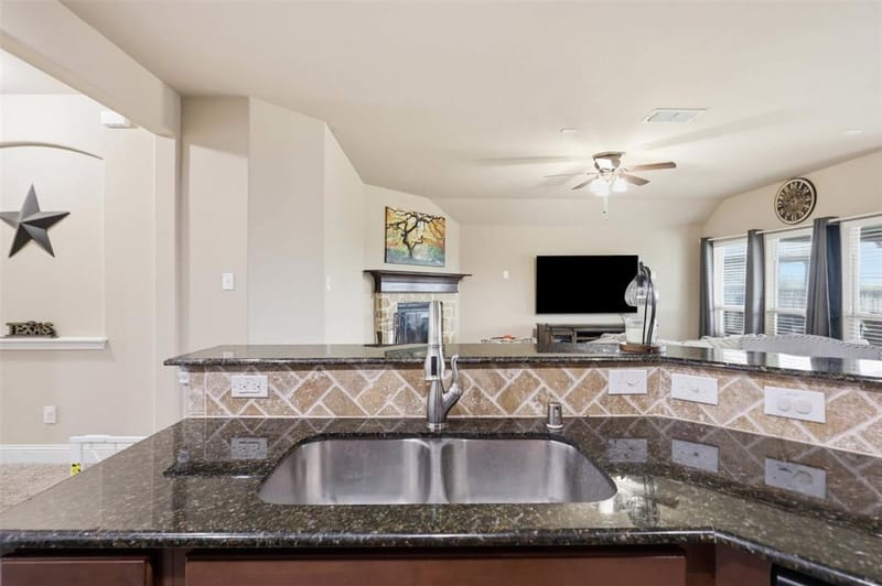 4720 Lazy Oaks Street, Fort Worth TX 76244 - Photo 7