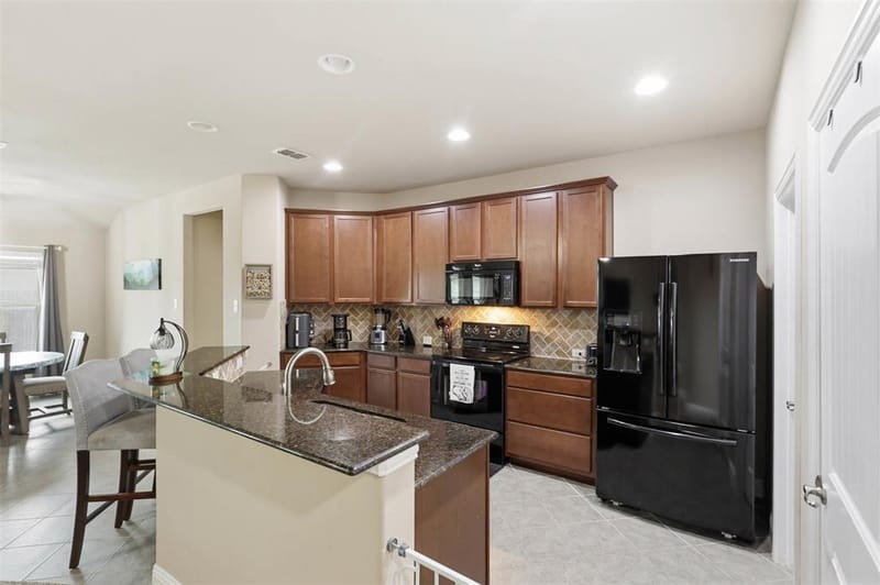 4720 Lazy Oaks Street, Fort Worth TX 76244 - Photo 5