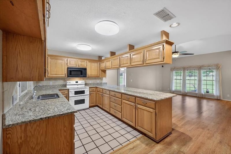 4609 Slayton Road, Cleburne TX 76031 - Photo 13