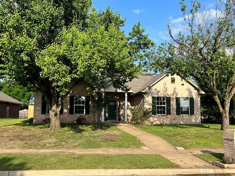 2700 Boyd Street, Ennis TX 75119 - Photo 2