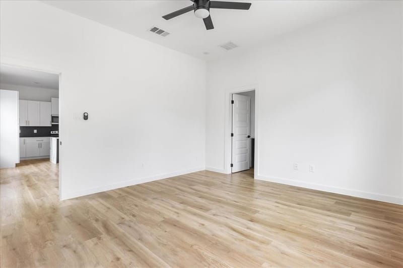 5223 Colonial Avenue, Dallas TX 75215 - Photo 12