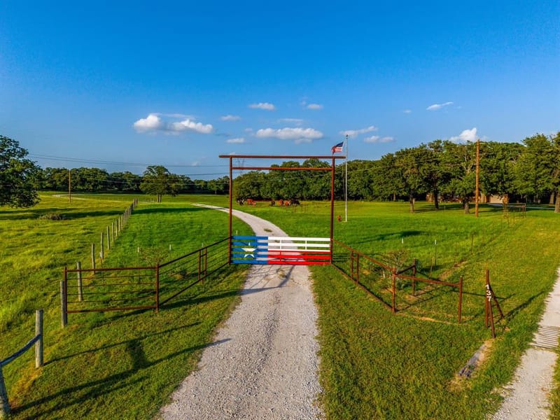 141 County Road 4793, Boyd TX 76023