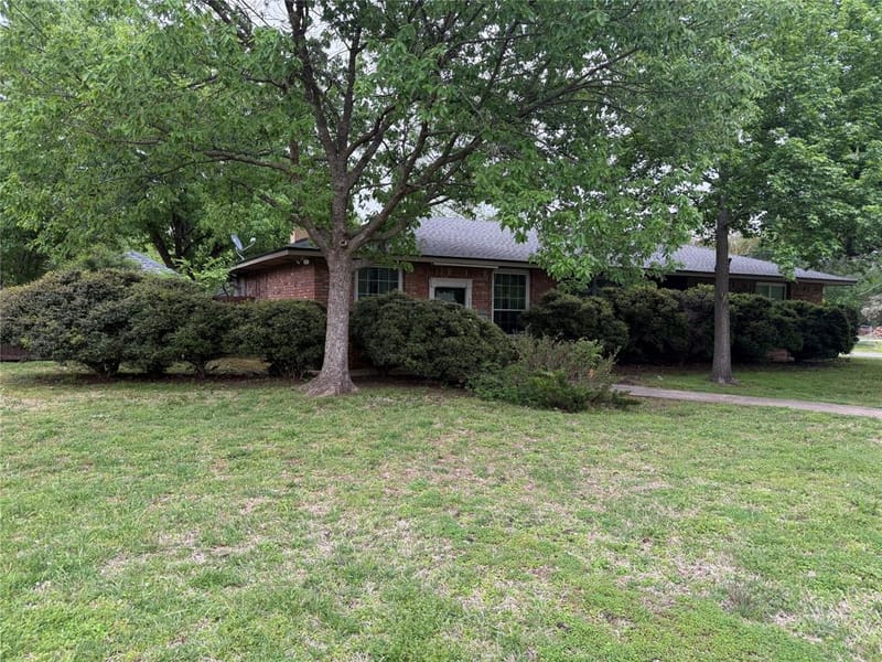 2200 Agnew Street, Bonham TX 75418 - Photo 2