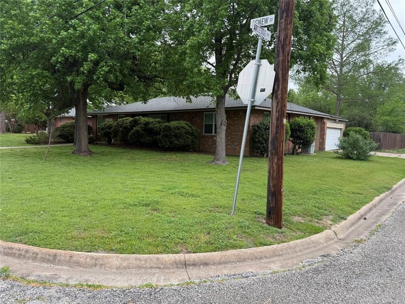 2200 Agnew Street, Bonham TX 75418 - Photo 24