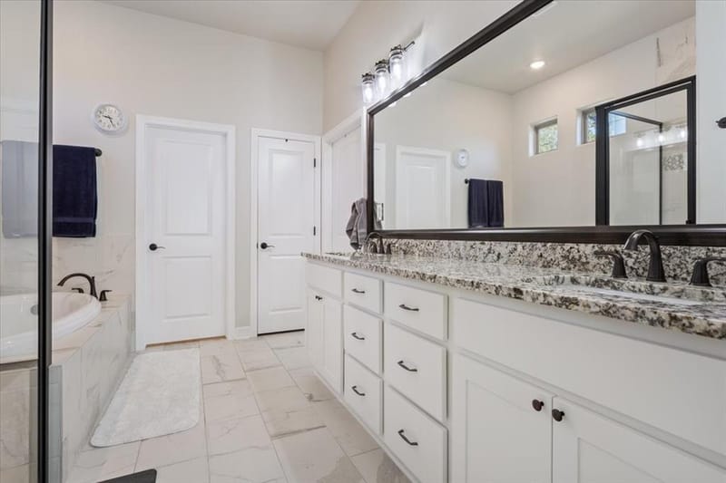 102 Rancho Del Lago Lane, Morgans Point Resort TX 76513 - Photo 21