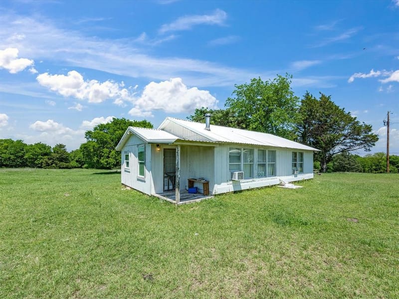 5444 Well Service Road, Bowie TX 76230 - Photo 25