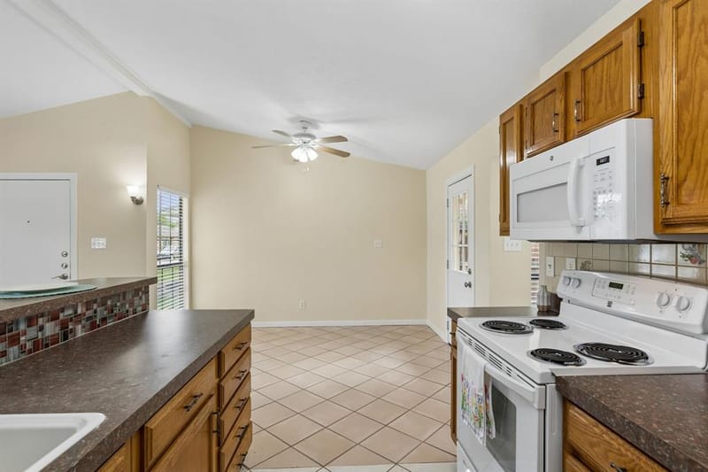 4603 Nervin Street, The Colony TX 75056 - Photo 5