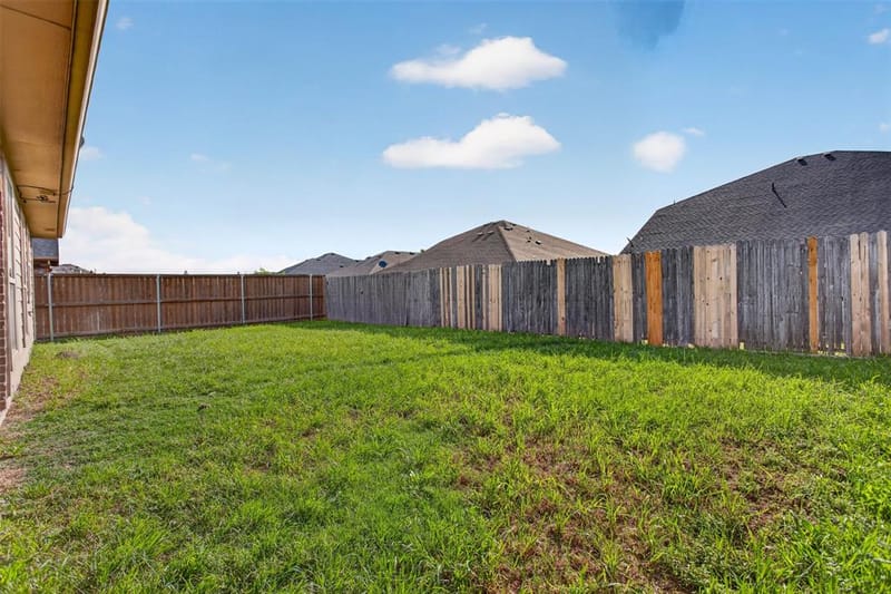 2003 Carriage Road, Heartland TX 75126 - Photo 16