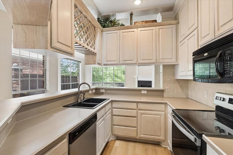 535 Lochngreen Trail, Arlington TX 76012 - Photo 12
